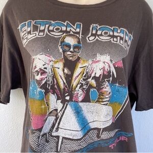 Daydreamer Elton John Graphic T-Shirt - size xs